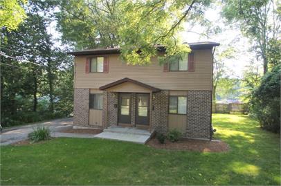 922 Emerald Ave NE - 1