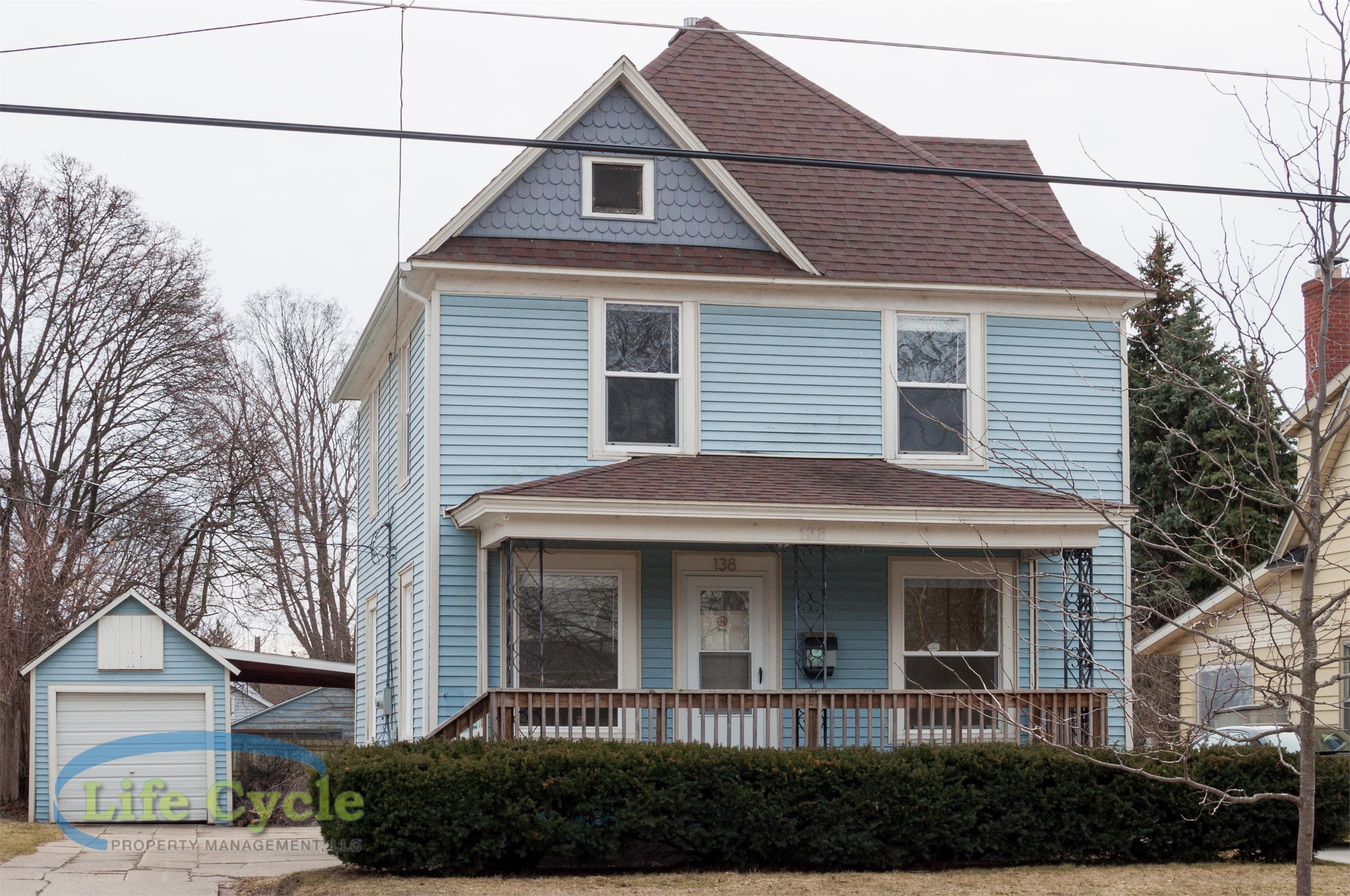 138 Travis St NE
